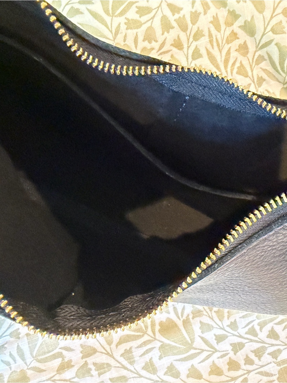 Portland Leather Classic Crescent Nora Black pebble Leather Shoulder Bag - Picture 3 of 7